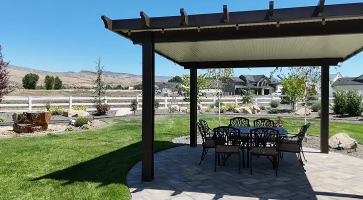 Aluminum patio cover providing shade in Idaho